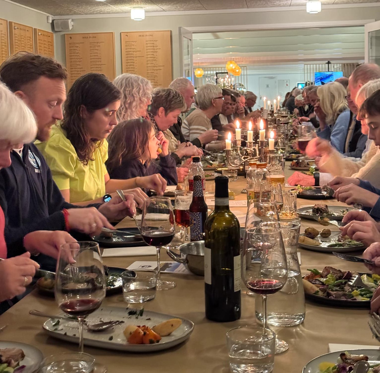 Langbordsspisning #2 | Fredag d. 4. april kl 18-20